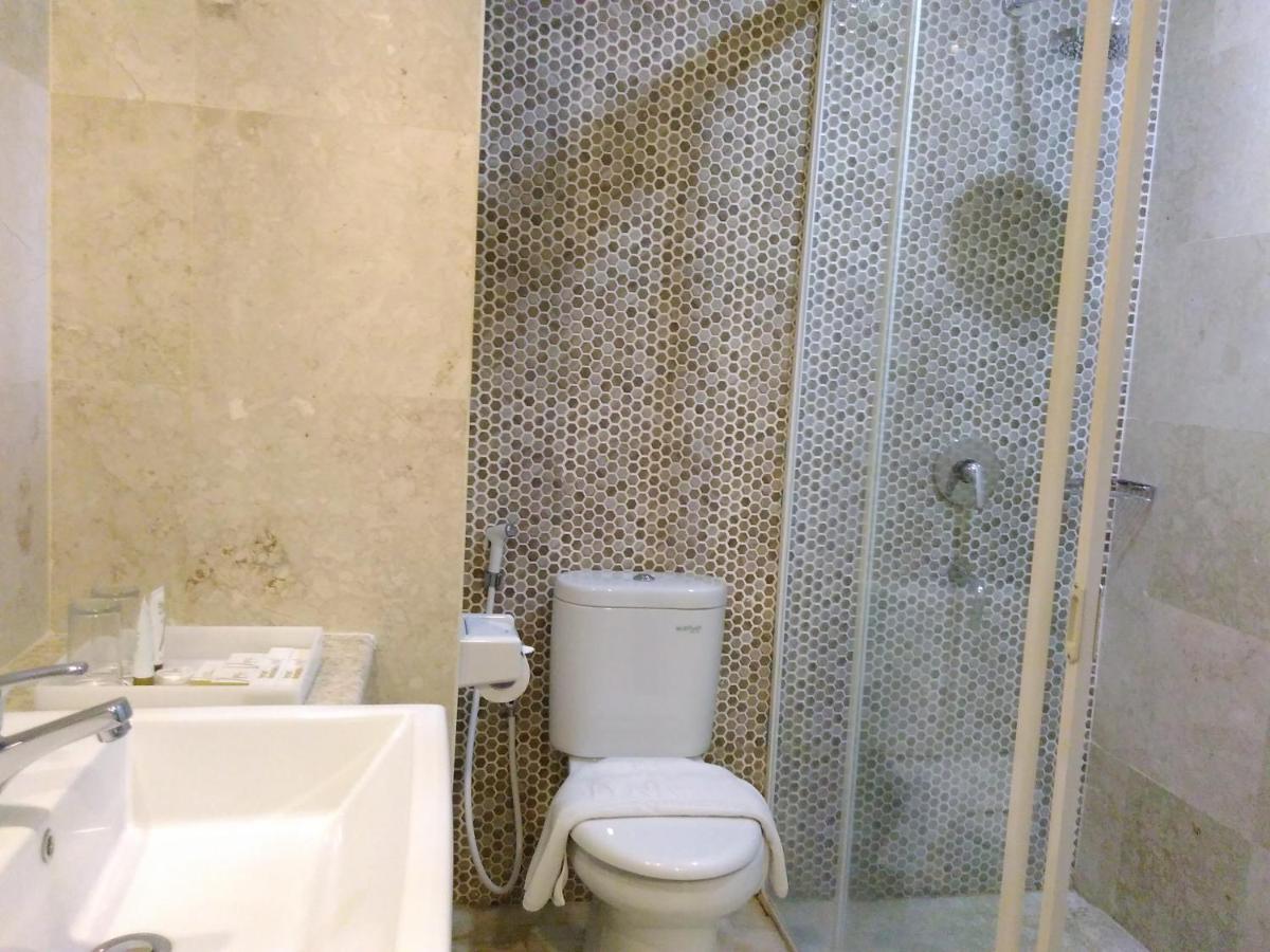 Lynn Hotel By Horison Yogyakarta Room photo
