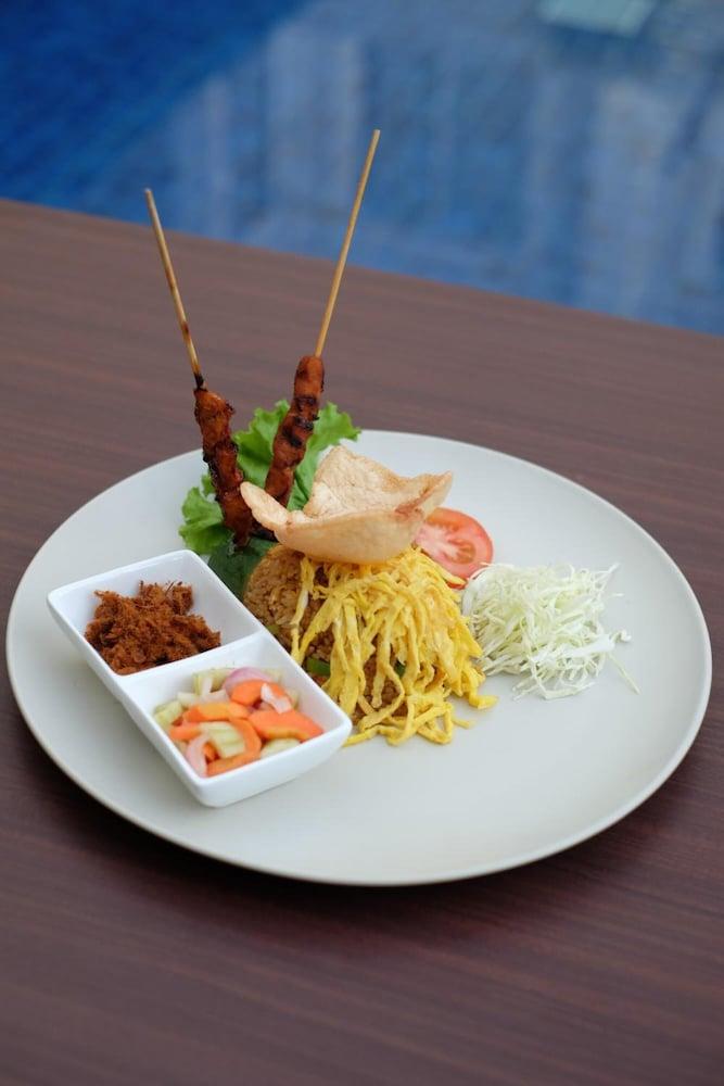 Lynn Hotel By Horison Yogyakarta Exterior photo