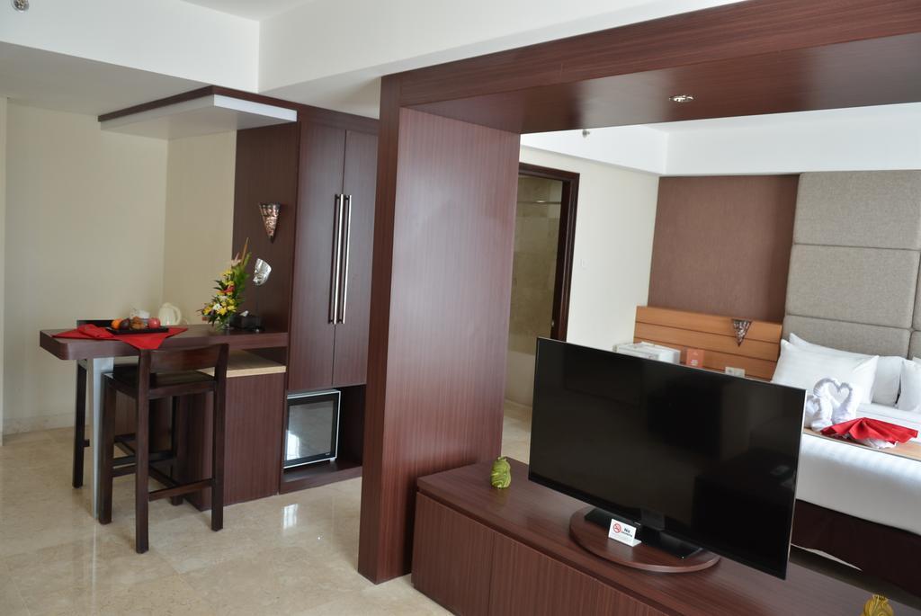 Lynn Hotel By Horison Yogyakarta Exterior photo